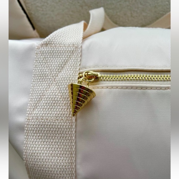 3 Jean Paul Bags ( BackPack Bag + Parfums Pouch + Travel Bag ) - Picture 9 of 16